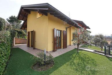 CASA SEMINDIPENDENTE CON GIARDINO E BOX DOPPIO A P