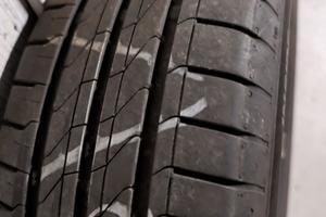 Treno gomme Continental UltraContact 165/65R14 79T