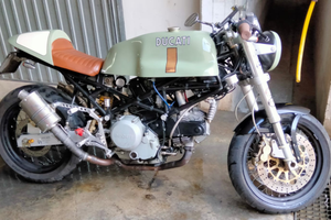 Cafe race su base Ducati Monster