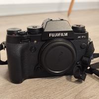 FUJI X-T1  APS MIRRORLESS