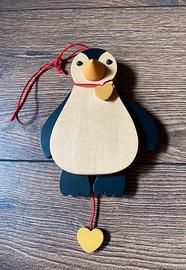Thun pinguino in legno decorazione  da appendere