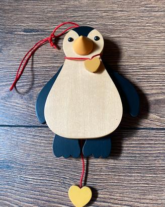 Thun pinguino in legno decorazione  da appendere