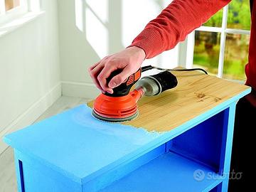 BLACK&DECKER Levigatrice rotorbitale 240W