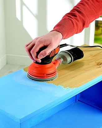 BLACK&DECKER Levigatrice rotorbitale 240W