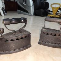Ferri da stiro antichi in ghisa, coppia collezione