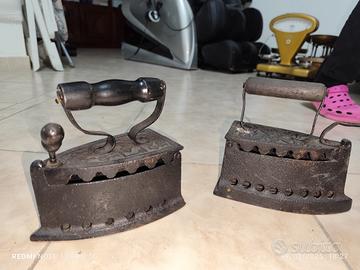 Ferri da stiro antichi in ghisa, coppia collezione