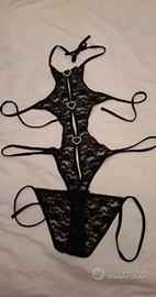 Body di pizzo traparente con dettagli in gioiello 