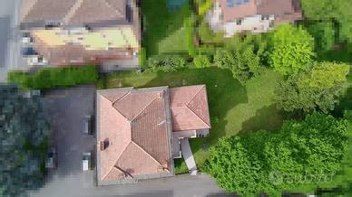 Villa di 400 m² con più di 5 locali e box auto dop