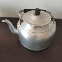 bollitore da fornello in alluminiostile vintage