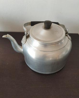 bollitore da fornello in alluminiostile vintage