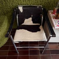 Poltroncina LC1 Le Corbusier MDF ITALIA Milano