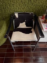 Poltroncina LC1 Le Corbusier MDF ITALIA Milano