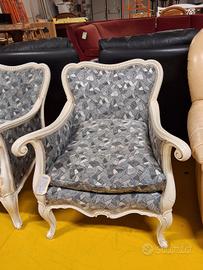 POLTRONCINA BIANCA STRUTTURA LEGNO 