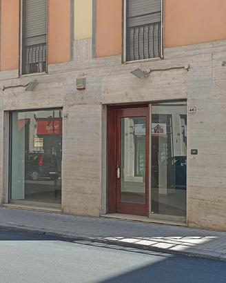 Locale Commerciale pronto all'uso