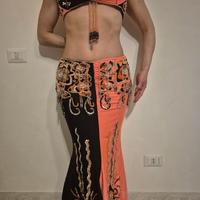 Abito danza del ventre arancio e nero