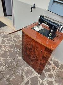 macchina da cucire Necchi