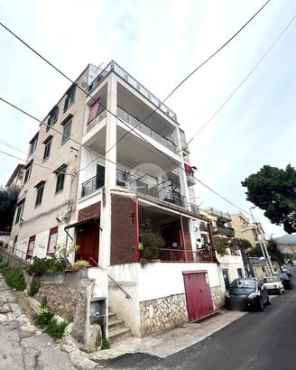 4 LOCALI A PALERMO