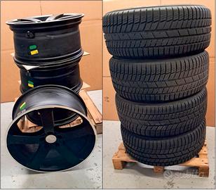 4 cerchi e 4 gomme invernali al 95% da 20"
