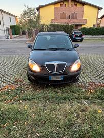 Lancia ypsilon anno 2003