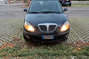 Lancia ypsilon anno 2003