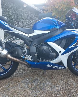 Suzuki GSX-R 750 K8