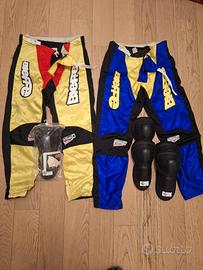 Pantaloni e gomitiere moto cross