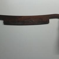 strumento antico per la lavorazione del legno 