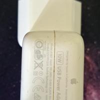 alimentatore Apple USB da 10W, modello A1357. 