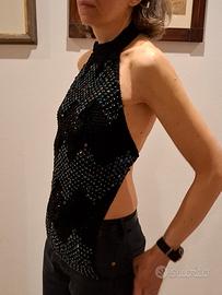 top maglia nera perle e paillettes schiena nuda