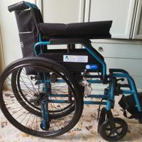 Sedia a rotelle carrozzina pieghevole NUOVA 