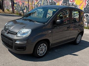 FIAT PANDA 2022 42.500 km HYBRID 1.0