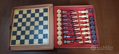 Vintage anni 70 Scacchiera Scacchi dama con valige