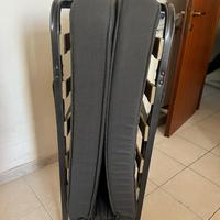 Brandina pieghevole con materasso e copertura