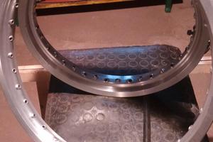 Cerchi ruote x moto .