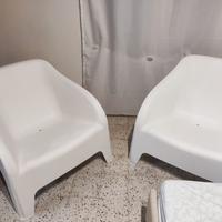 coppia di poltrone bianche da giarfino