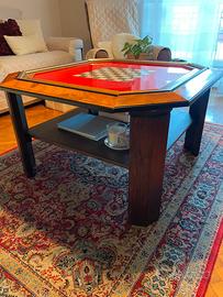 Tavolo da salotto con scacchiera