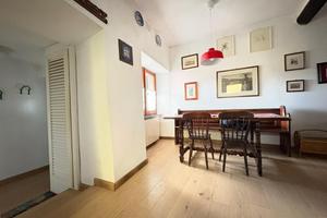 CASA SEMINDIPENDENTE A LA SPEZIA