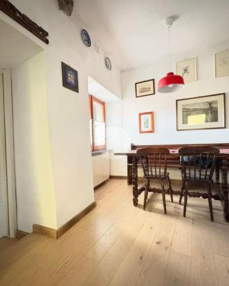 CASA SEMINDIPENDENTE A LA SPEZIA