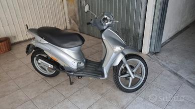 Beverly Piaggio 50 2t