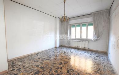 Primo Piano di 115 mq con balconi e soffitta