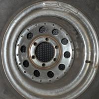 cerchi con gomme  nissan pajero toyota 