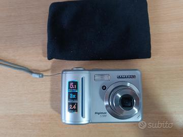fotocamera digitale vintage non funzionante.
