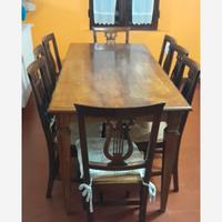 tavolo con otto sedie