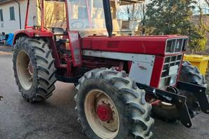 Trattore International 886