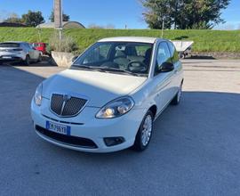 Lancia Ypsilon 1.2 69 CV Unyca