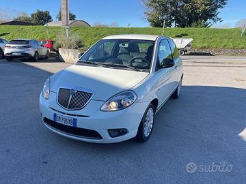 Lancia Ypsilon 1.2 69 CV Unyca