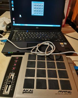 AKAI MPD16 raro ma pur sempre utile!
