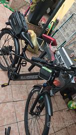 bicicletta praticamente nuova  completa  di access