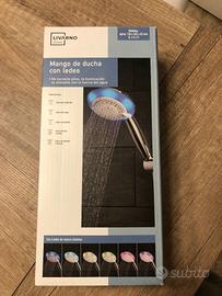 Doccetta LED Livarno con funzione cambio colore