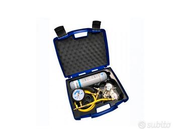 attrezzatura per montaggio climatizzatori